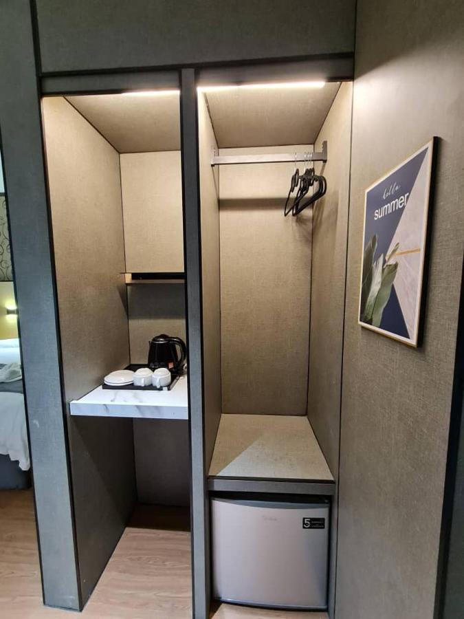 Extreme Boutique Hotel Keluang Eksteriør bilde