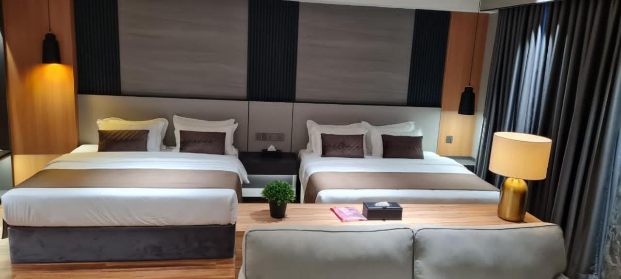Extreme Boutique Hotel Keluang Eksteriør bilde